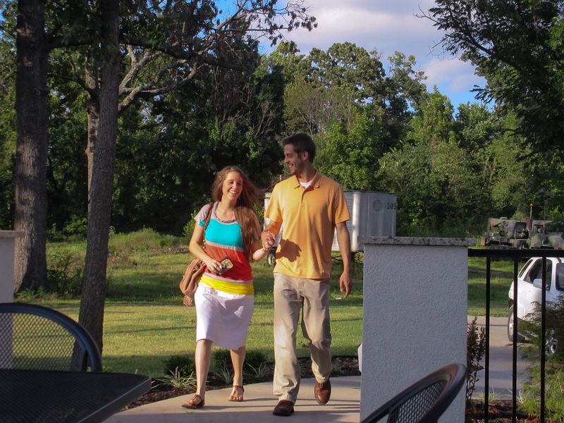19 Kids and Counting: Invites and Ride-Alongs and Wedding Prep and Pies