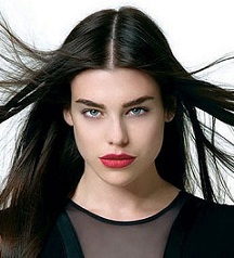 Raina Hein from America's Next Top Model Cycle 14