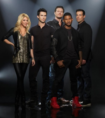 Shakira, Adam Levine, Blake Shelton, Usher, and Carson Daly of The Voice Season 4